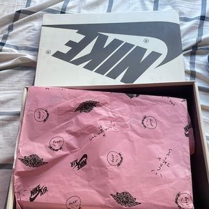 reverse mocha TRAVS.